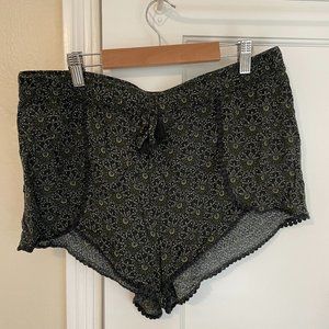 Urban Outfitters Ecote Boho Black and Olive Green Geometric Shorts (Size L)